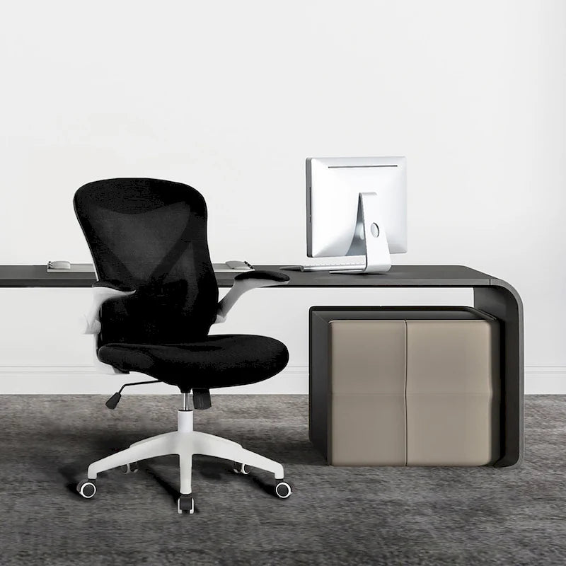 Chaise de bureau ergonomique en filet avec base en nylon et mécanisme d'inclinaison