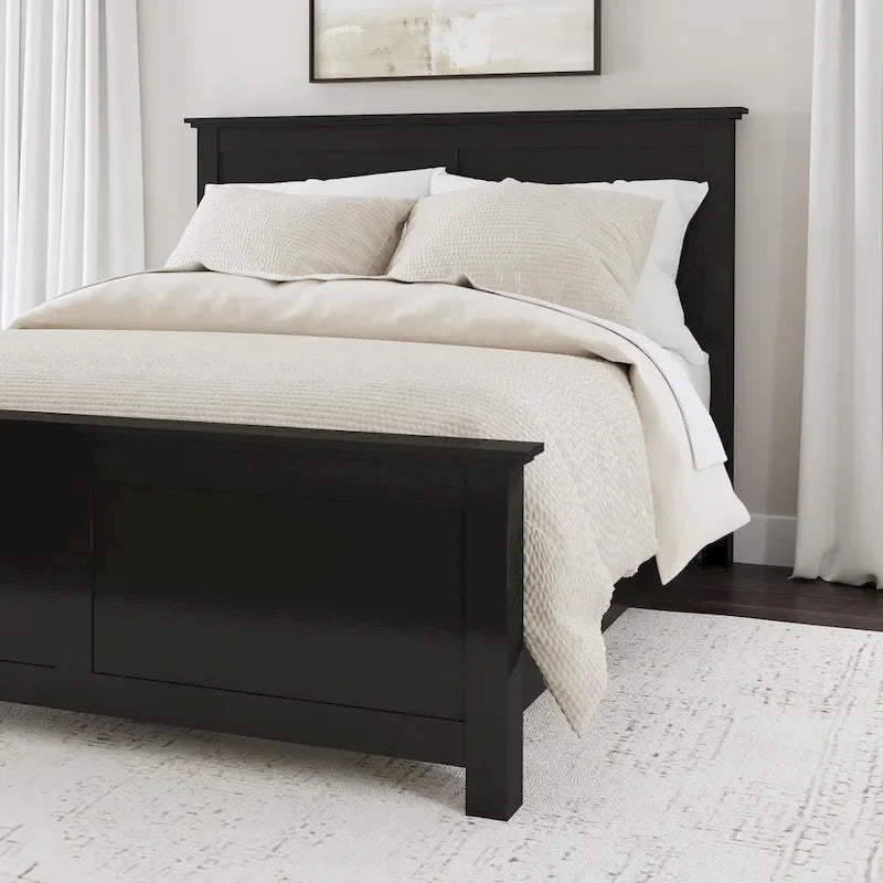 Lit queen en bois noir, table de nuit et commode par